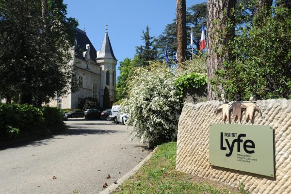 La c&eacute;l&egrave;bre &eacute;cole de management des arts culinaires ne s'appelle plus Institut Paul-Bocuse mais Lyfe d&eacute;sormais.